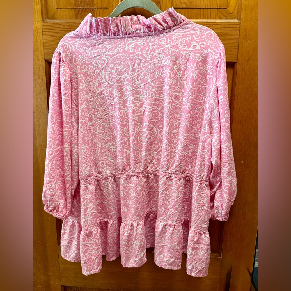 crown & ivy Pink Paisley Ruffle V-Neck Tunic - Picture 4 of 5